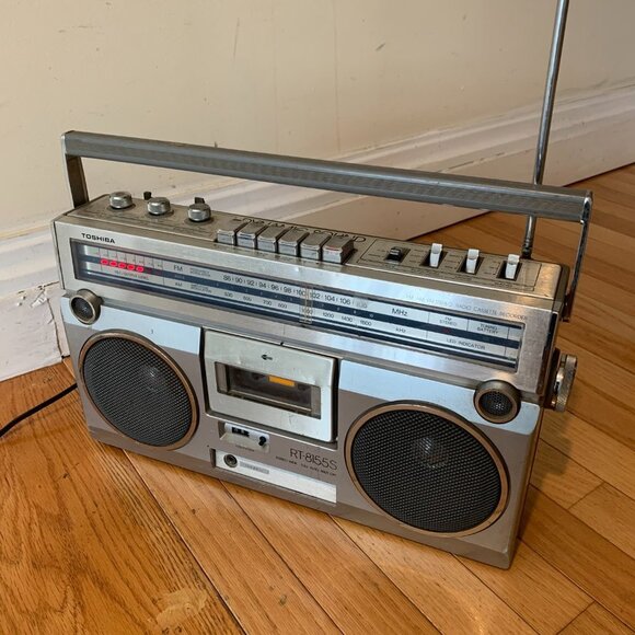 Vintage 1980's Toshiba AM/FM Portable Cassette Radio Recorder Boombox - Picture 2 of 16